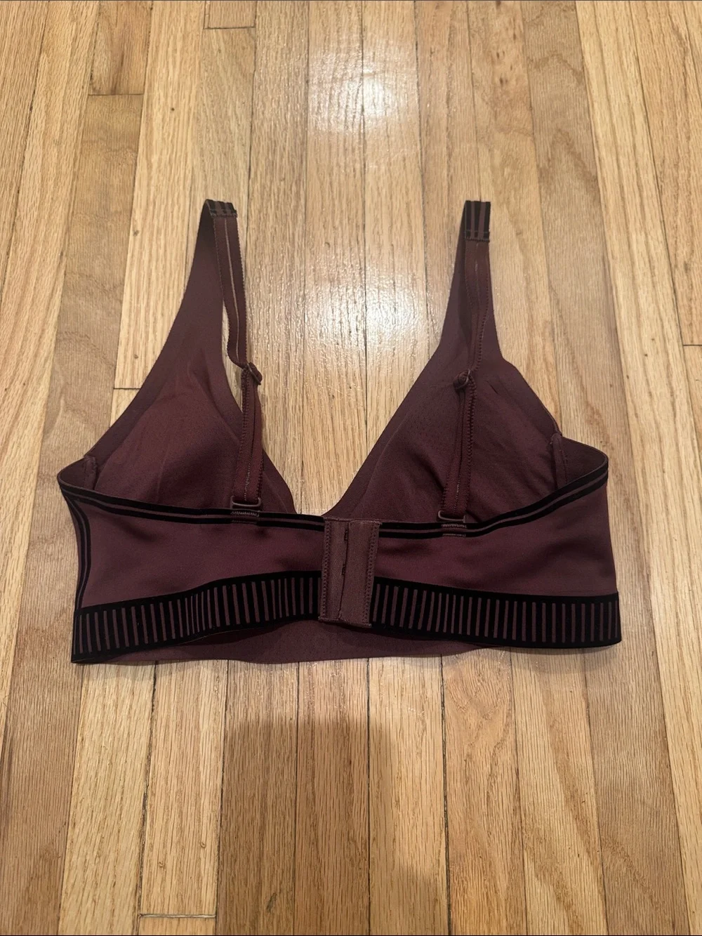 ALO Yoga airlift lineup bra burgundy size xxs